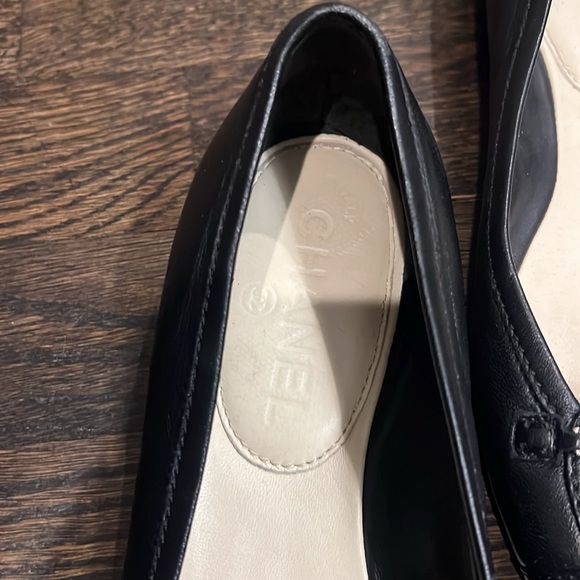 Vintage Chanel loafer - Picture 3 of 5